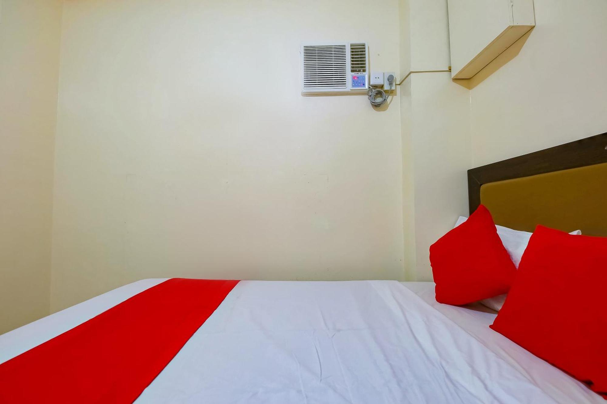 Oyo 431 Apollo 11 Apartelle Pasay Exteriér fotografie